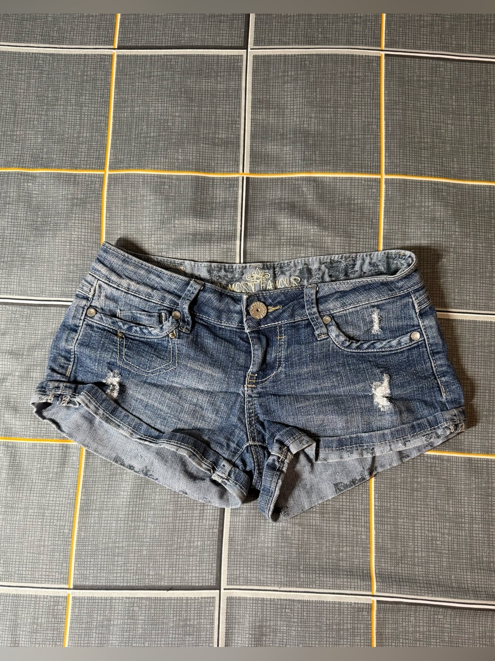 🩳💛Almost Famous Distressed Denim Jean Shorts - Blue Size 3